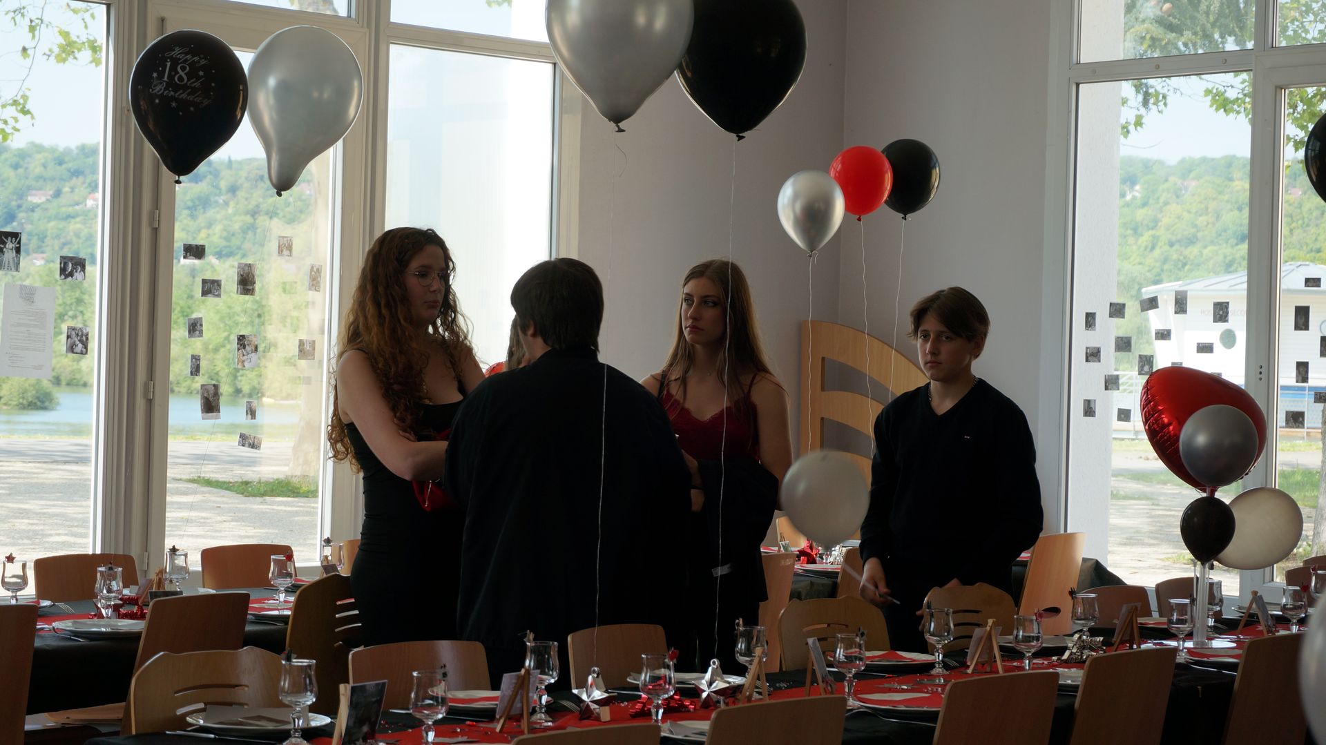 2023-05-18-(15h12m)-dsc04091-mama-razzi.jpg