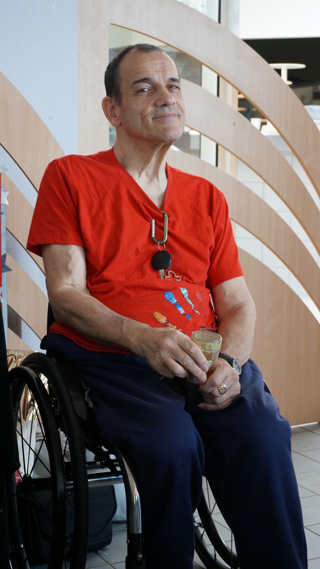 2023-05-18-(16h57m)-dsc04281-mama-razzi.jpg