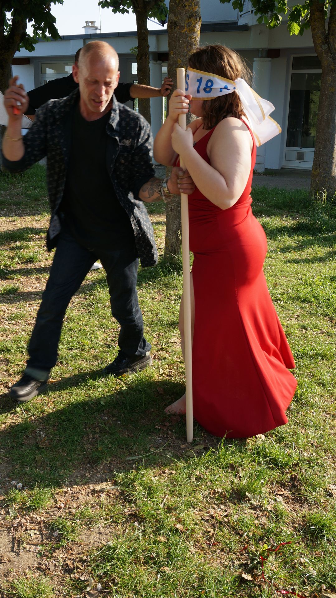 2023-05-18-(18h51m)-dsc04414-mama-razzi.jpg