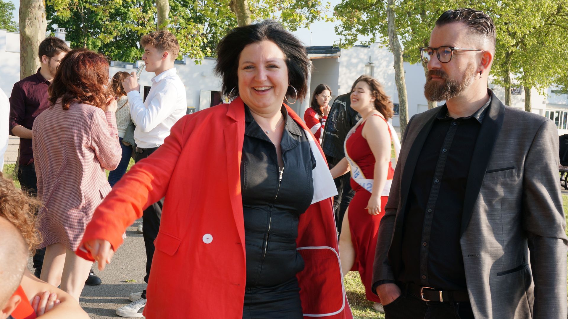 2023-05-18-(19h25m)-dsc04464-mama-razzi.jpg