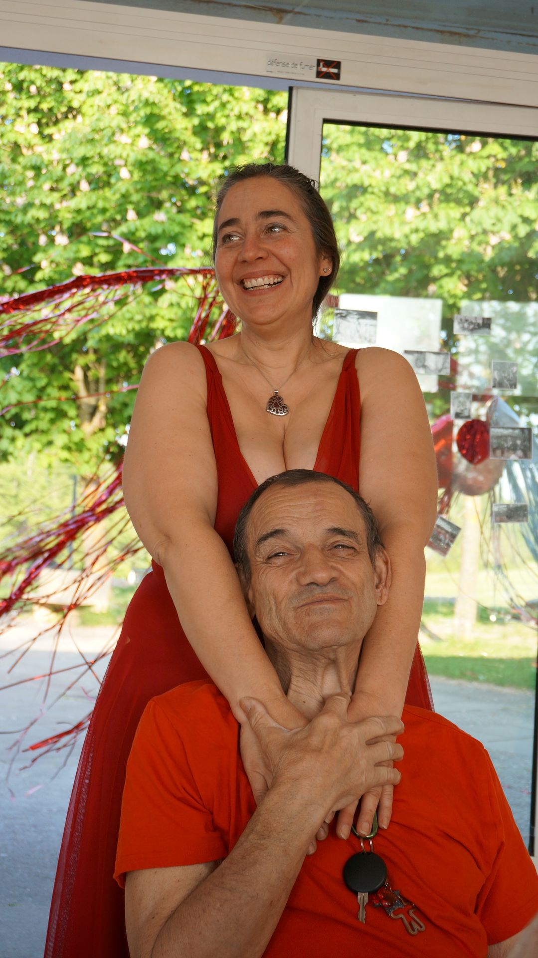 2023-05-18-(19h31m)-dsc04476-mama-razzi.jpg