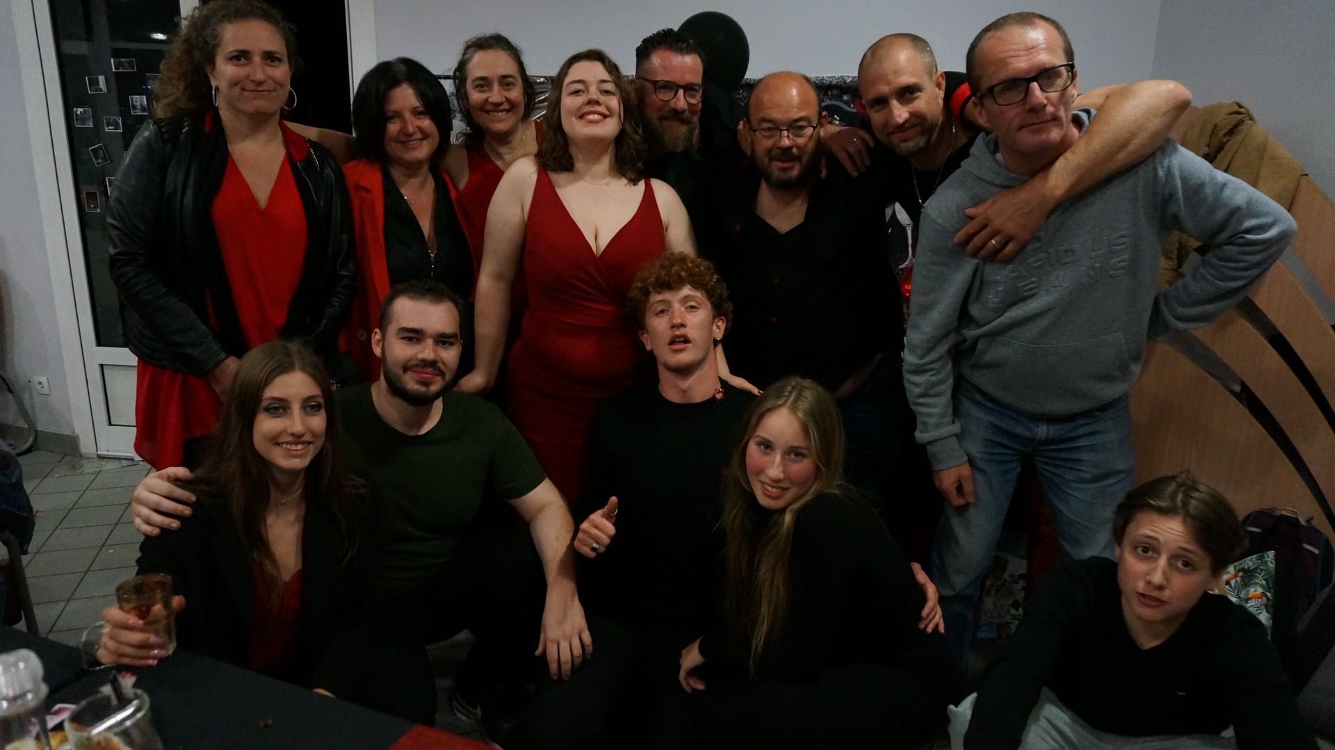 2023-05-18-(23h42m)-dsc04707-mama-razzi.jpg