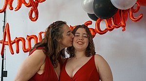 2023-05-18-(15h45m)-dsc04153-mama-razzi.jpg 2023-05-18-(15h45m)-dsc04153-mama-razzi.jpg