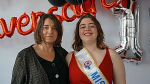 2023-05-18-(16h57m)-dsc04276-mama-razzi.jpg 2023-05-18-(16h57m)-dsc04276-mama-razzi.jpg