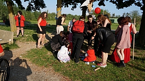2023-05-18-(18h53m)-dsc04425-mama-razzi.jpg 2023-05-18-(18h53m)-dsc04425-mama-razzi.jpg
