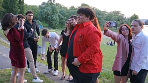 2023-05-18-(21h07m)-dsc04574-mama-razzi.jpg 2023-05-18-(21h07m)-dsc04574-mama-razzi.jpg