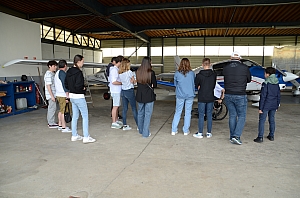2023-05-21-(15h42m)-dsc_3227-mama-razzi.jpg 2023-05-21-(15h42m)-dsc_3227-mama-razzi.jpg