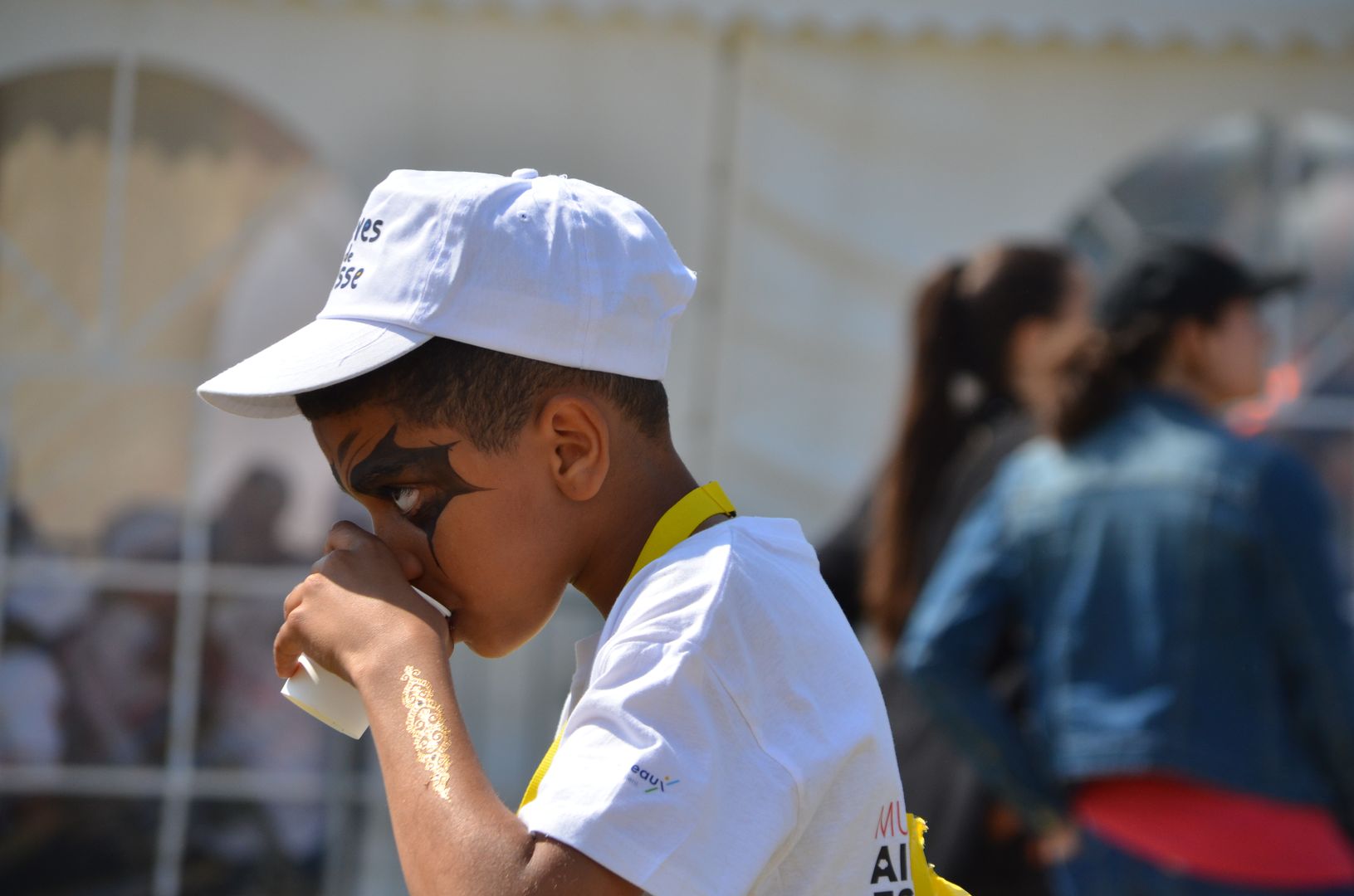 2023-05-25-(15h46m)-dsc_4564-mama-razzi.jpg
