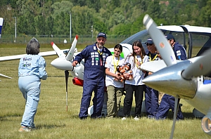 2023-05-25-(15h47m)-dsc_4570-mama-razzi.jpg 2023-05-25-(15h47m)-dsc_4570-mama-razzi.jpg
