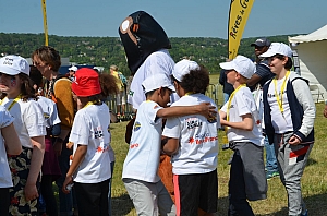 2023-05-25-(16h19m)-dsc_4794-mama-razzi.jpg 2023-05-25-(16h19m)-dsc_4794-mama-razzi.jpg