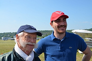 2023-05-25-(17h02m)-dsc_5095-mama-razzi.jpg 2023-05-25-(17h02m)-dsc_5095-mama-razzi.jpg