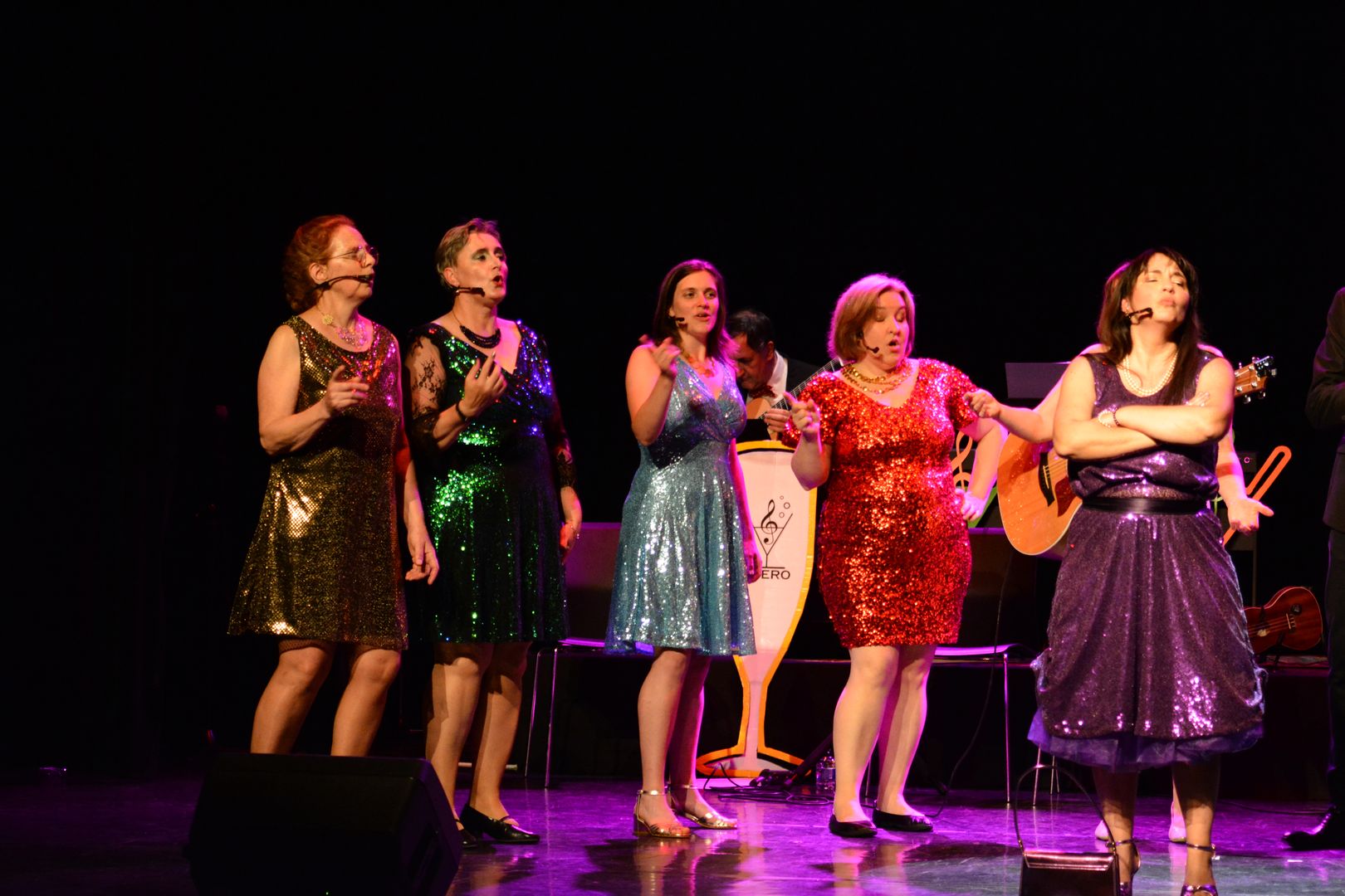 2023-06-23-(21h28)-dsc_0117-mama-razzi.jpg