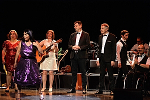 2023-06-23-(21h25)-dsc_0102-mama-razzi.jpg 2023-06-23-(21h25)-dsc_0102-mama-razzi.jpg