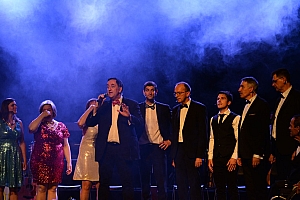 2023-06-23-(21h59)-dsc_0353-mama-razzi.jpg 2023-06-23-(21h59)-dsc_0353-mama-razzi.jpg