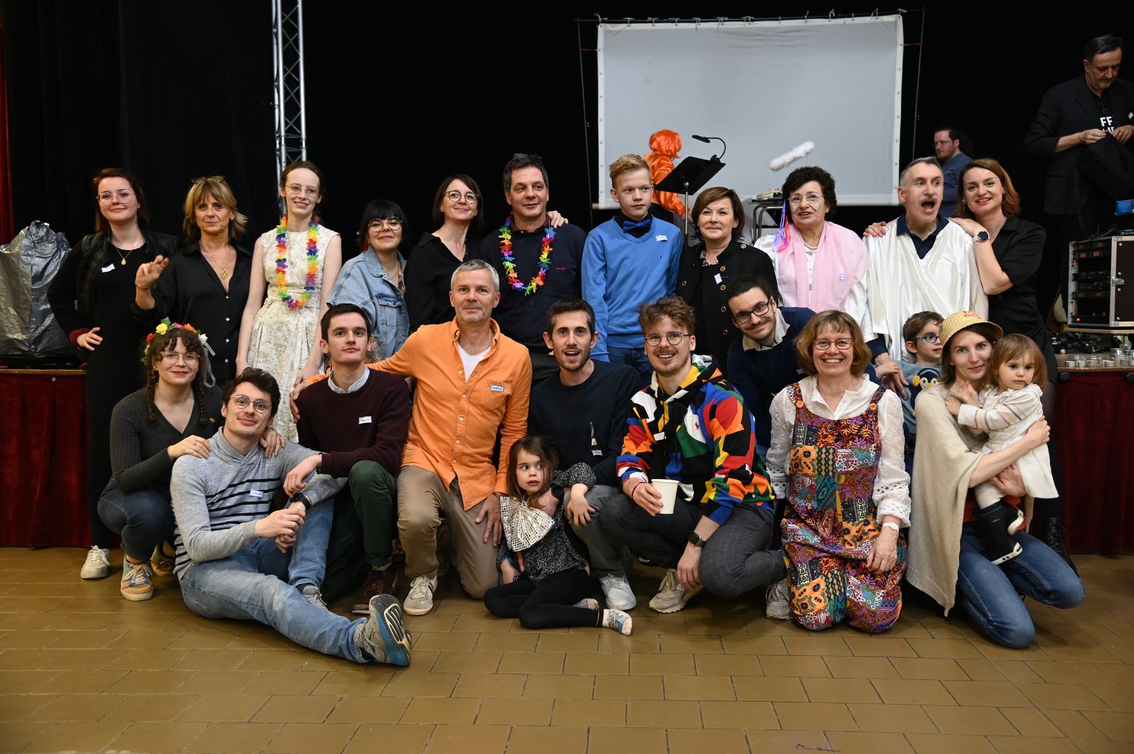 2024-03-17-DSC_4507-mama-razzi.JPG