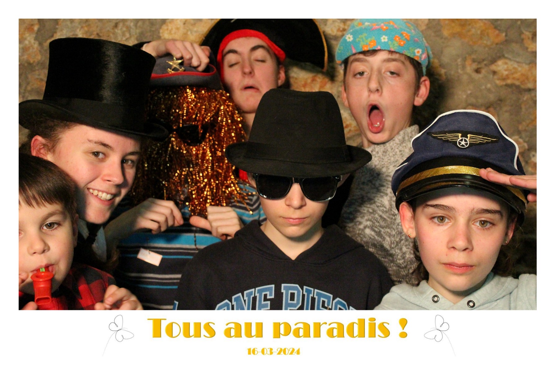 photobooth-2024-03-16_21h35m25s_656.jpg