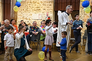 2024-03-16-DSC_4148-mama-razzi.JPG 2024-03-16-DSC_4148-mama-razzi.JPG