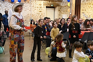 2024-03-16-DSC_4149-mama-razzi.JPG 2024-03-16-DSC_4149-mama-razzi.JPG