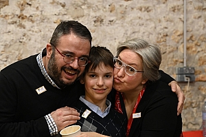 2024-03-16-DSC_4352-mama-razzi.JPG 2024-03-16-DSC_4352-mama-razzi.JPG
