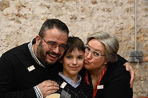 2024-03-16-DSC_4353-mama-razzi.JPG 2024-03-16-DSC_4353-mama-razzi.JPG
