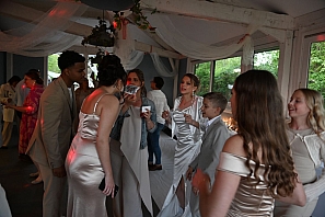 2024-05-04-dsc_7545-marion-gregory-soiree-mariage-mama-razzi.jpg