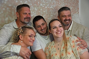 2024-05-04-dsc_7789-marion-gregory-soiree-mariage-mama-razzi.jpg