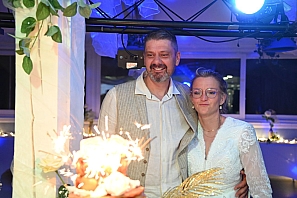 2024-05-05-dsc_8371-marion-gregory-soiree-mariage-mama-razzi.jpg
