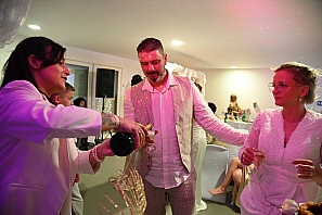2024-05-05-dsc_8412-marion-gregory-soiree-mariage-mama-razzi.jpg