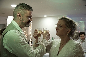 2024-05-05-dsc_8415-v2-marion-gregory-soiree-mariage-mama-razzi.jpg