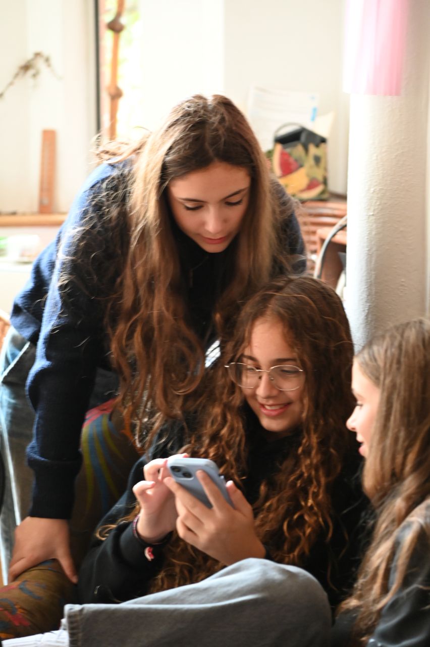 2024-11-16-(15h41)-DSC_2261-(mama-razzi).JPG