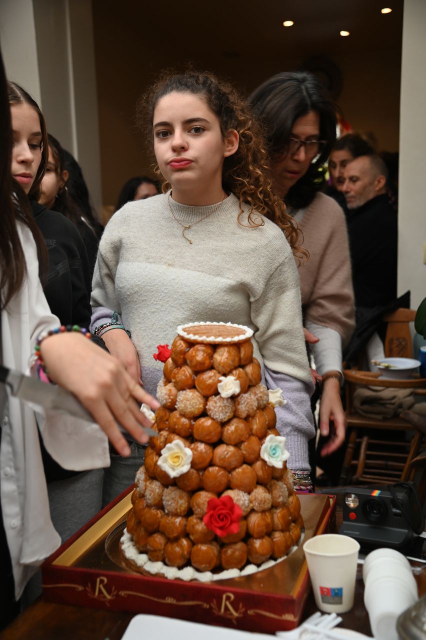 2024-11-16-(16h19)-DSC_2367-(mama-razzi).JPG