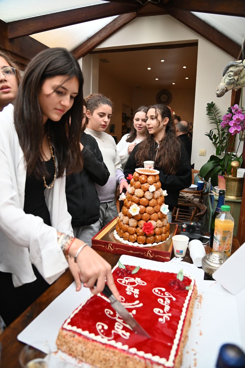 2024-11-16-(16h20)-DSC_2371-(mama-razzi).JPG