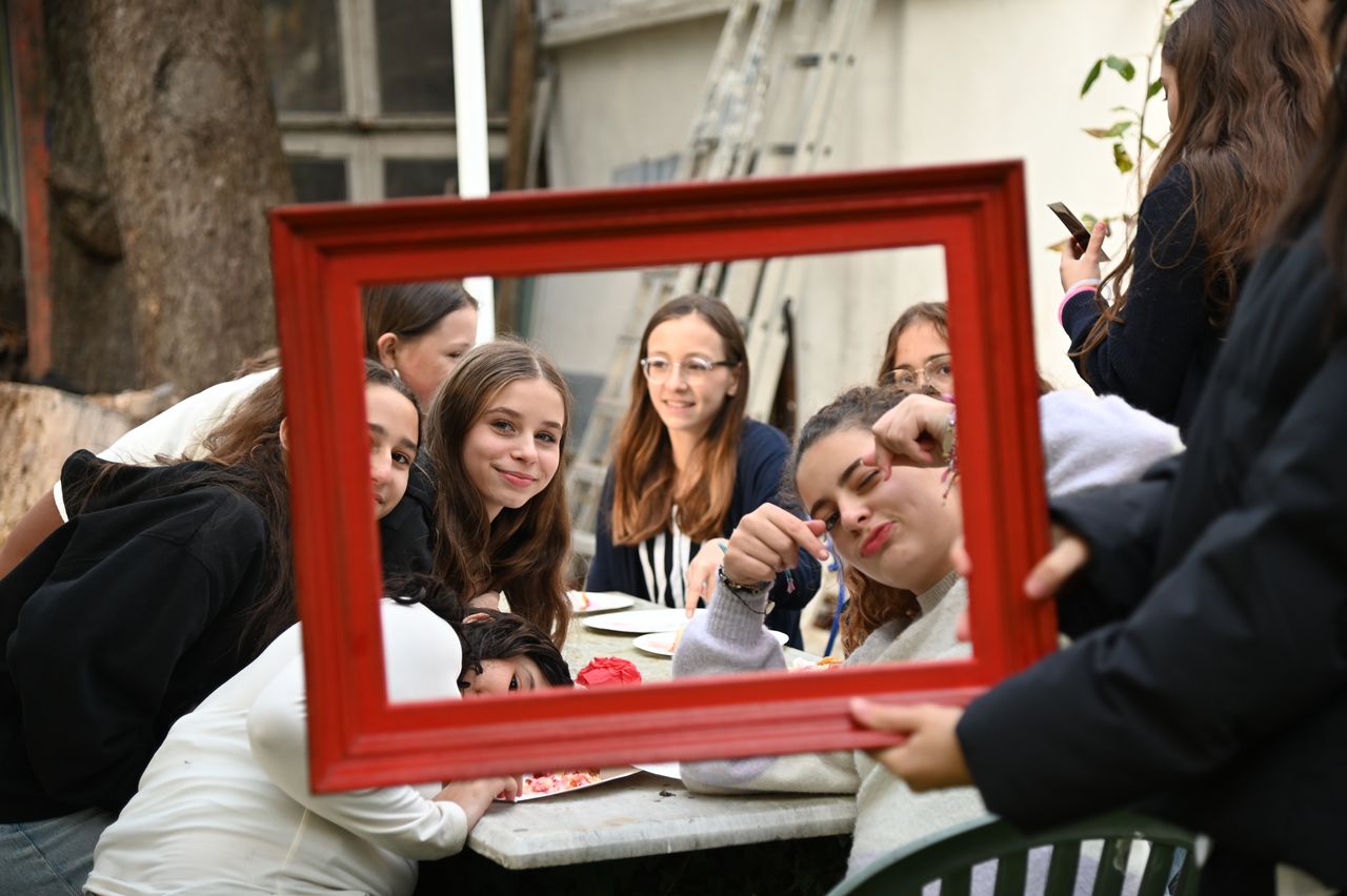 2024-11-16-(16h45)-DSC_2487-(mama-razzi).JPG