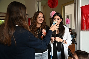 2024-11-16-(15h57)-DSC_2316-(mama-razzi).JPG 2024-11-16-(15h57)-DSC_2316-(mama-razzi).JPG