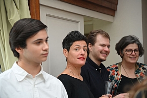 2024-11-16-(16h23)-DSC_2382-(mama-razzi).JPG 2024-11-16-(16h23)-DSC_2382-(mama-razzi).JPG