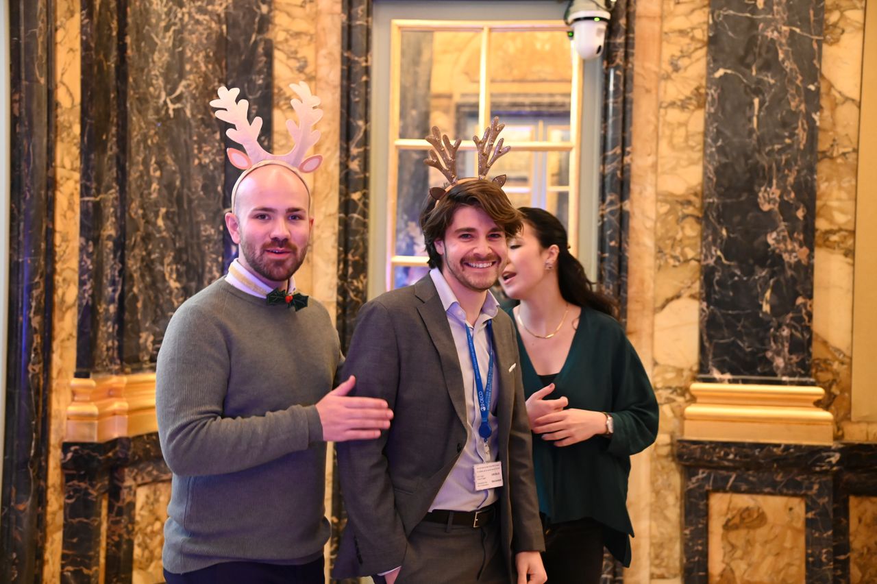2024-12-13-(19h30m18s)-DSC_3534-(mama-razzi).JPG
