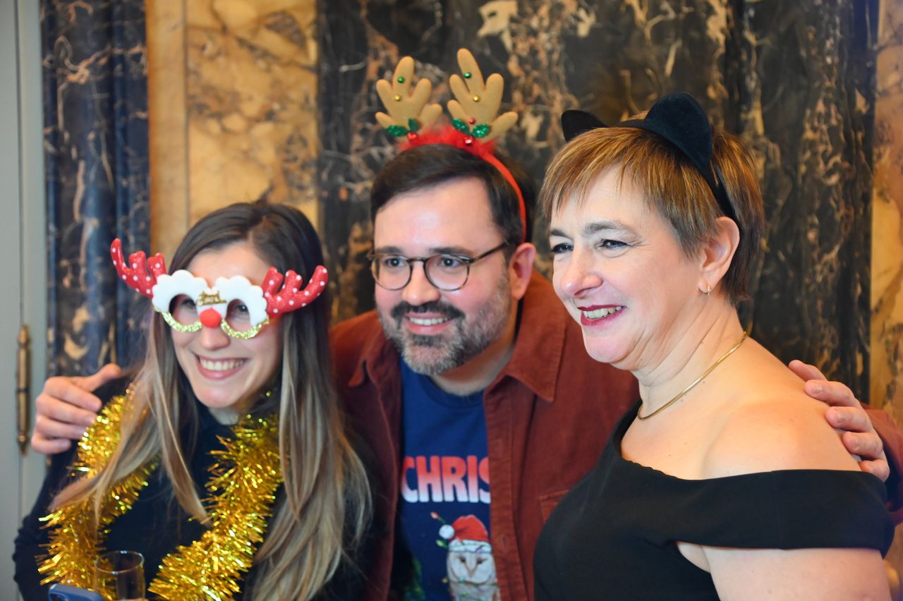2024-12-13-(19h44m28s)-DSC_3575-(mama-razzi).JPG