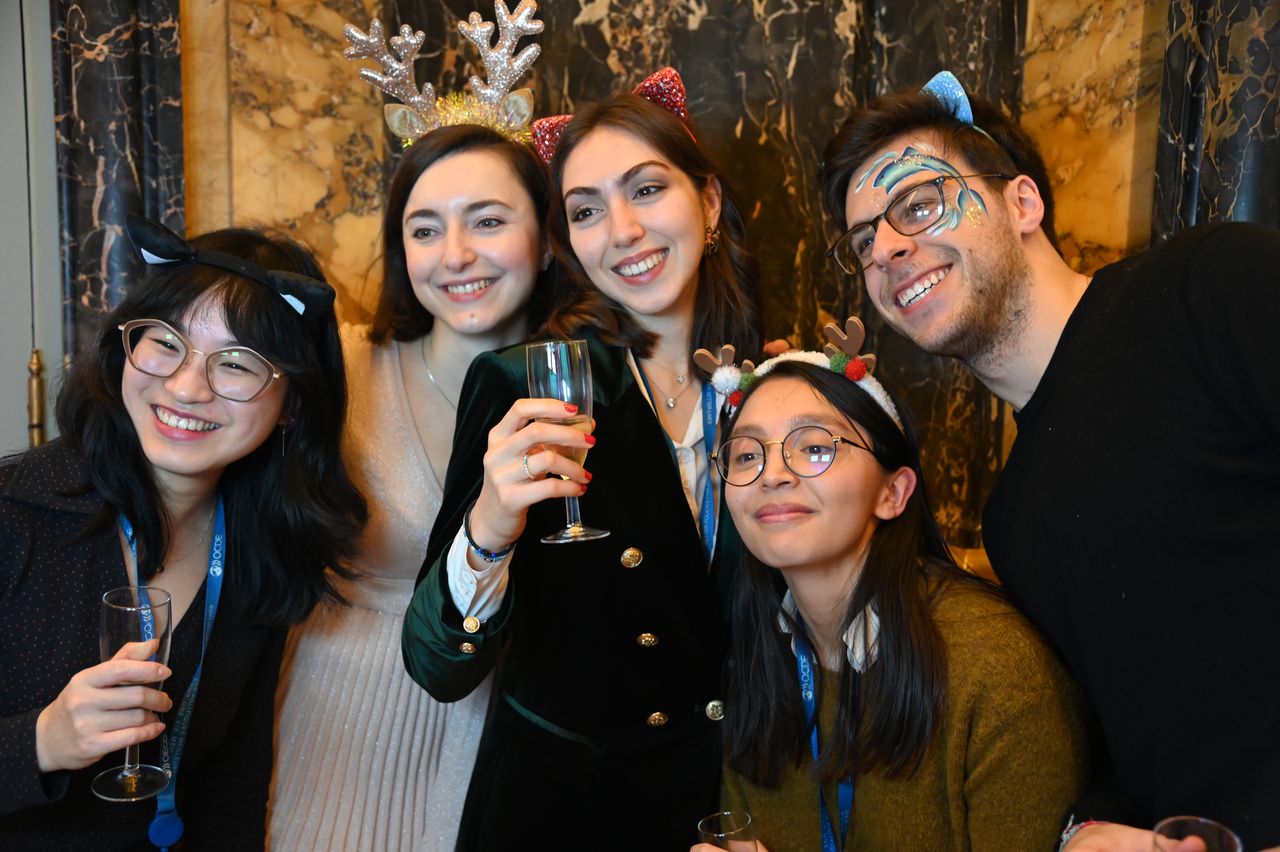 2024-12-13-(19h48m32s)-DSC_3587-(mama-razzi).JPG
