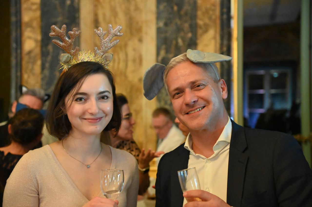 2024-12-13-(20h44m02s)-DSC_3750-(mama-razzi).JPG