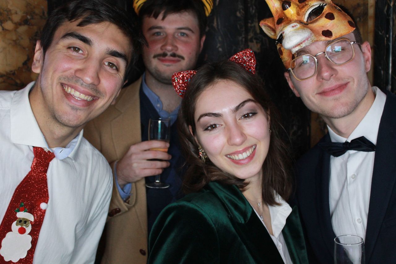 2024-12-13-(20h52m05s)-0-photobooth.jpg