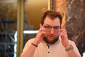 2024-12-13-(19h10m46s)-DSC_3474-(mama-razzi).JPG