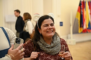2024-12-13-(19h34m40s)-DSC_3542-(mama-razzi).JPG
