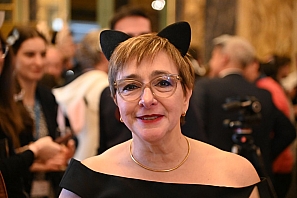2024-12-13-(19h36m02s)-DSC_3552-(mama-razzi).JPG
