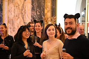 2024-12-13-(20h06m10s)-DSC_3642-(mama-razzi).JPG