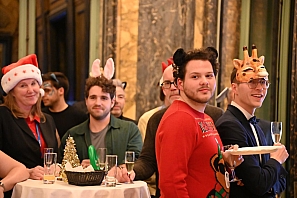 2024-12-13-(20h06m50s)-DSC_3655-(mama-razzi).JPG