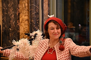 2024-12-13-(20h08m10s)-DSC_3660-(mama-razzi).JPG