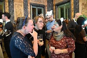 2024-12-13-(20h19m46s)-DSC_3692-(mama-razzi).JPG