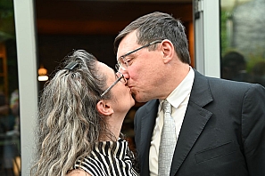 2025-05-10-(18h23m48s)-DSC_8598-melanie-jorge-(mama-razzi).JPG 2025-05-10-(18h23m48s)-DSC_8598-melanie-jorge-(mama-razzi).JPG