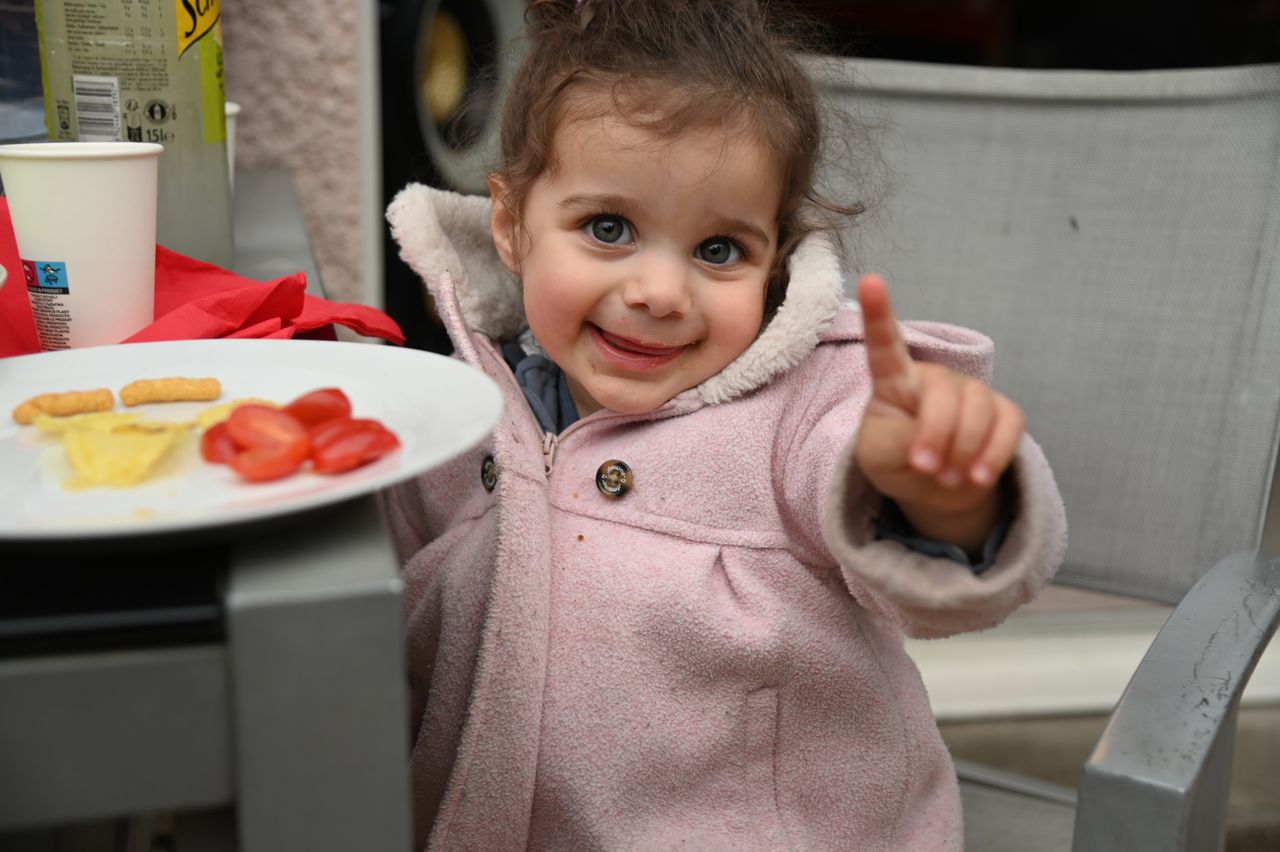 2026-04-18-DSC_5005-(mama-razzi).JPG