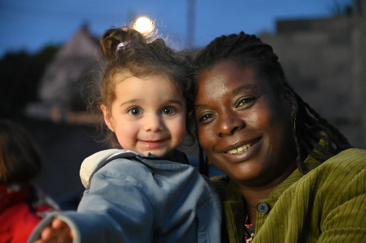 2026-04-18-DSC_5136-(mama-razzi).JPG